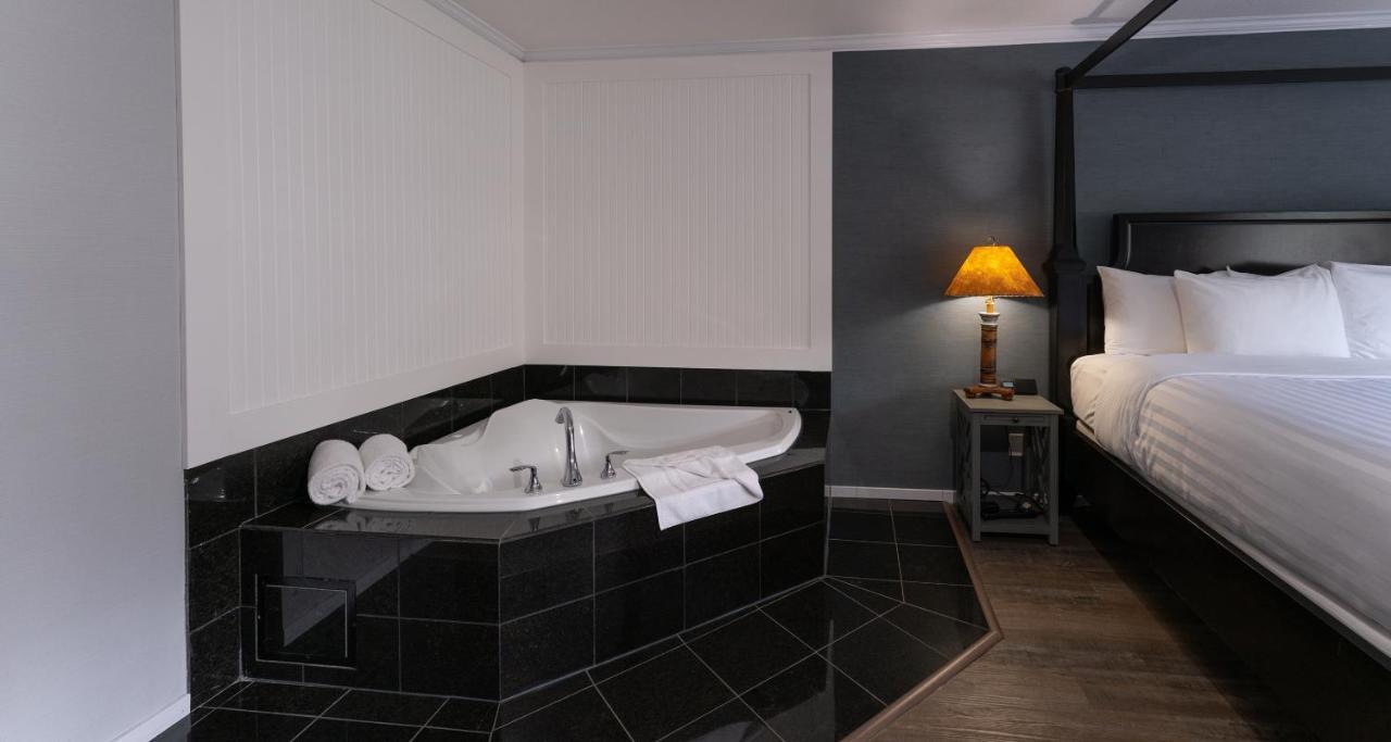 Prestige Inn Golden Eksteriør bilde
