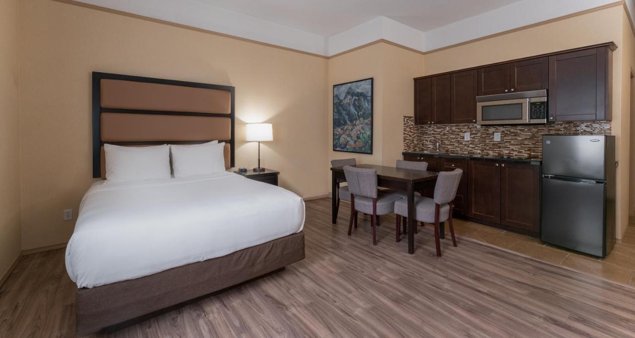 Prestige Inn Golden Eksteriør bilde