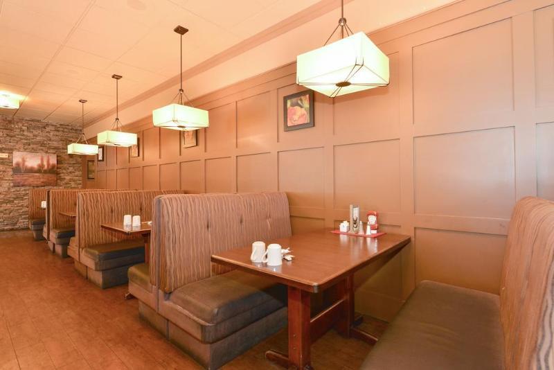 Prestige Inn Golden Eksteriør bilde